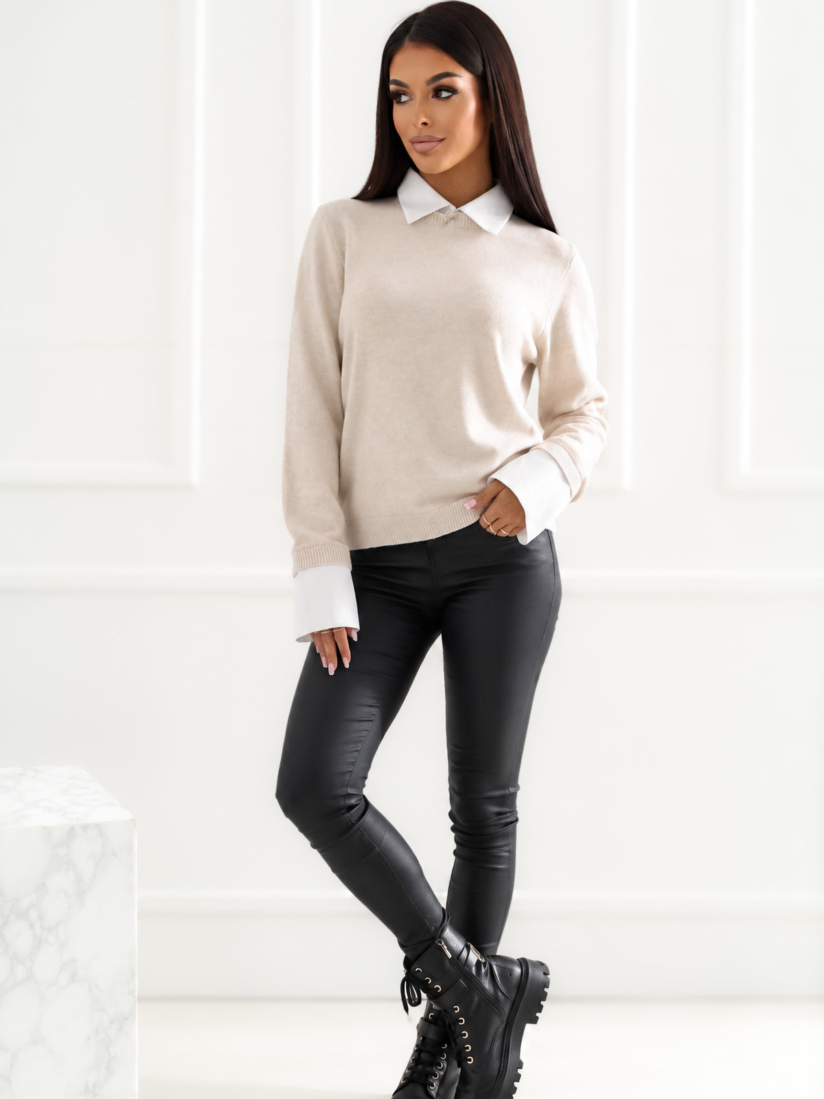 Beżowy sweter 2w1 z kołnierzykiem typu polo