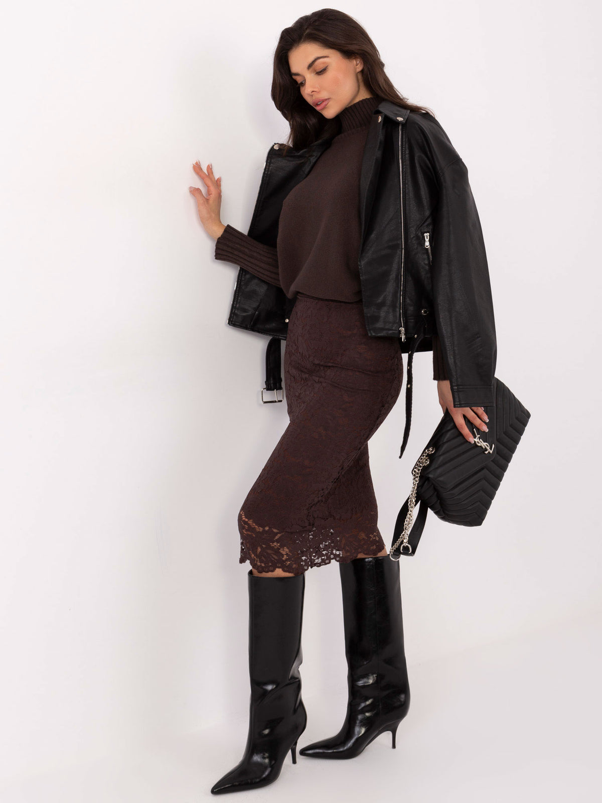 Ciemnobrązowa koronkowa spódnica z podszewką