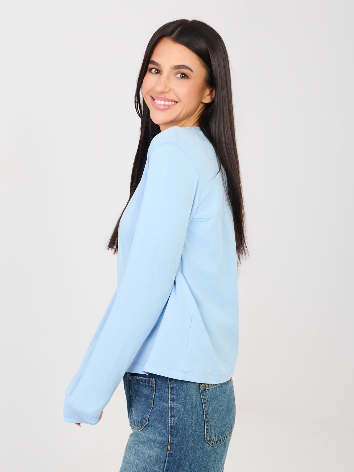 Jasnoniebieski longsleeve basic z okrągłym dekoltem