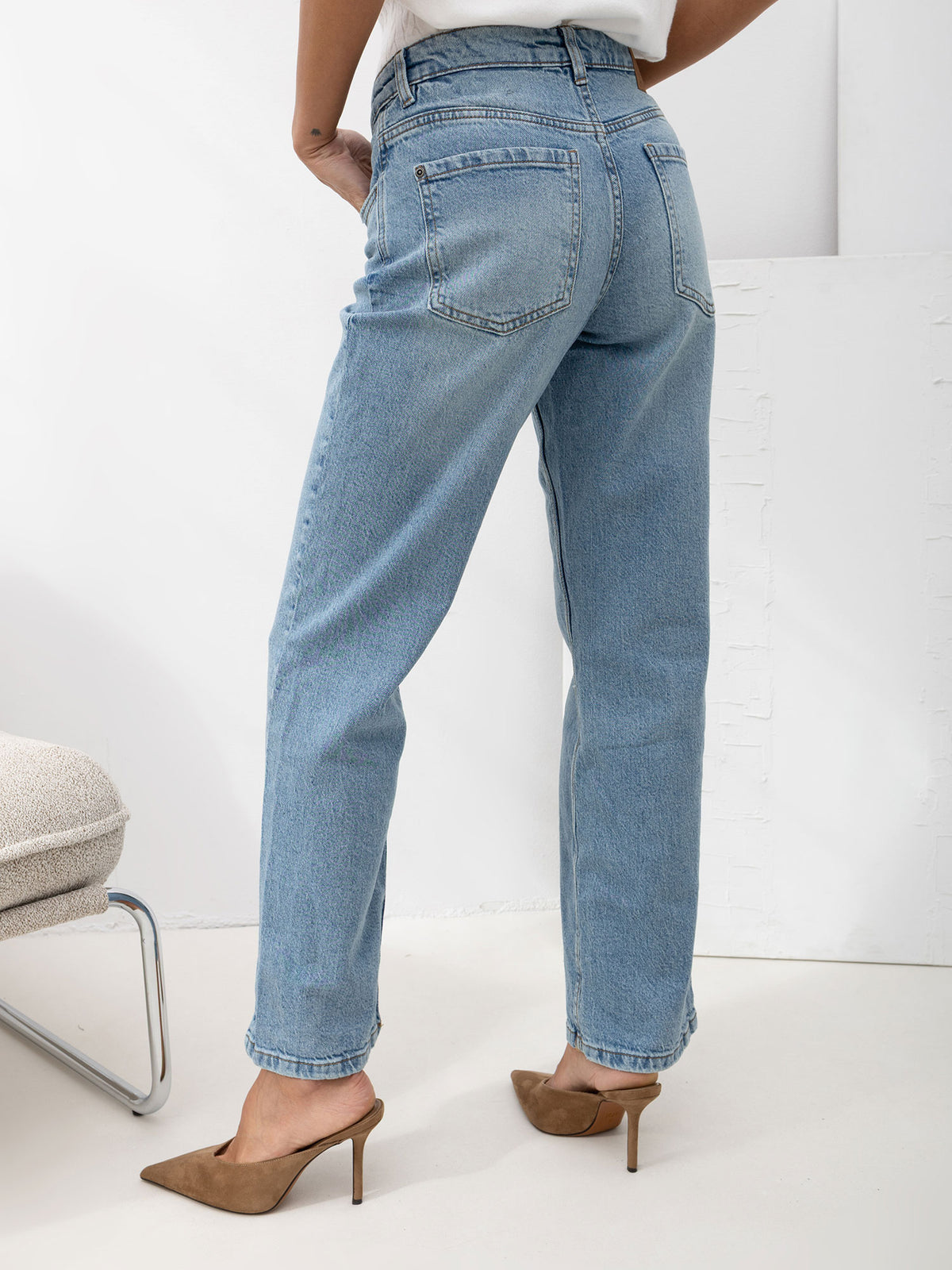 Jasnoniebieskie damskie jeansy straight leg