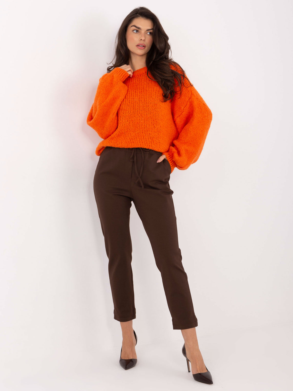 Pomarańczowy sweter oversize z wełną